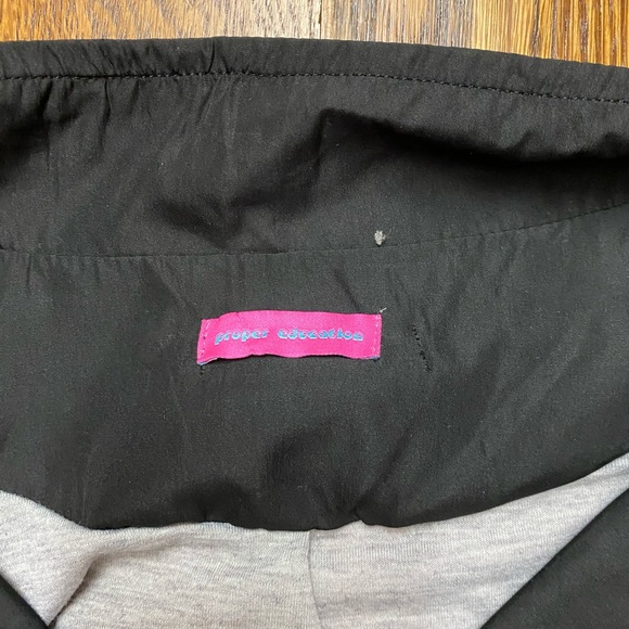 Trendy rain jacket with elastic bottom - Picture 5 of 6